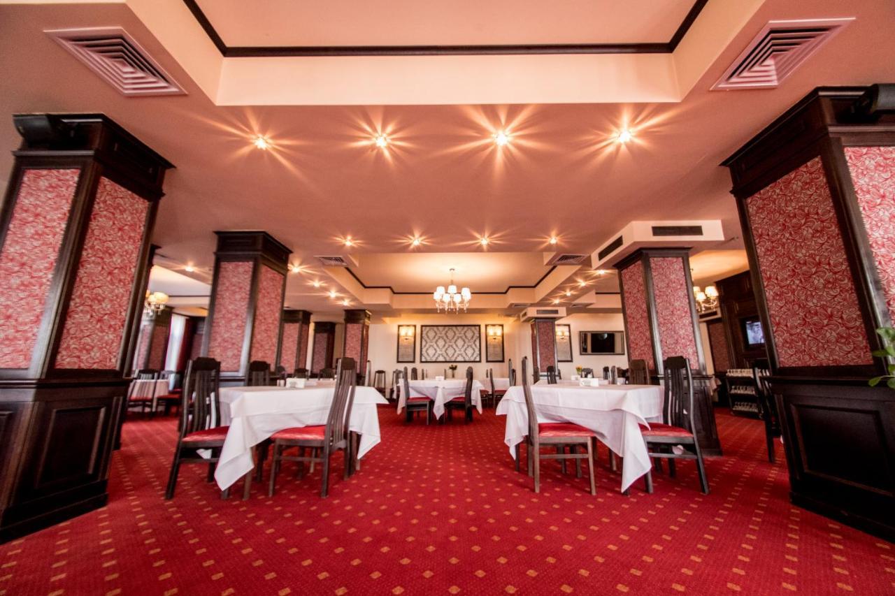 Hotel Amadeus Fokszany Zewnętrze zdjęcie