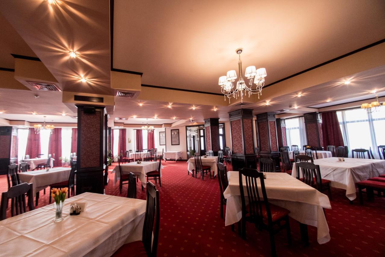 Hotel Amadeus Fokszany Zewnętrze zdjęcie