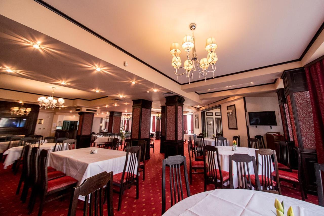 Hotel Amadeus Fokszany Zewnętrze zdjęcie