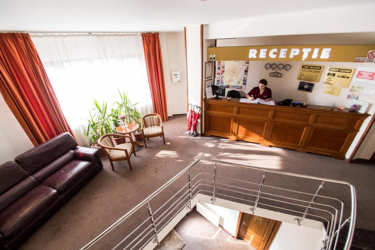 Hotel Amadeus Fokszany Zewnętrze zdjęcie