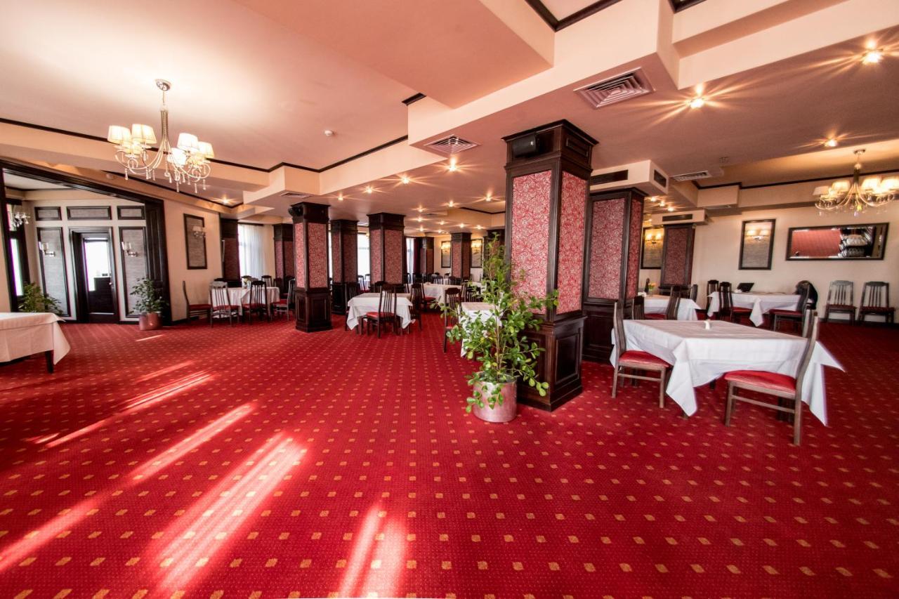Hotel Amadeus Fokszany Zewnętrze zdjęcie